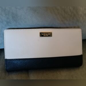 KATE SPADE BLACK and CREAM WOMEN'S WALLET NEW CONDITION.